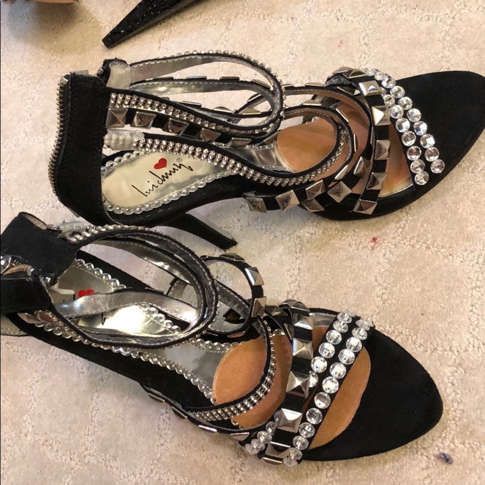 Luichiny black heels